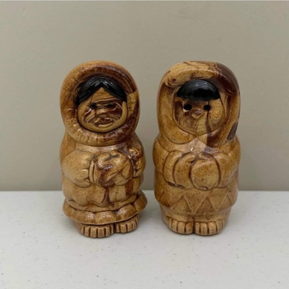 Swirled Alaskan Native Eskimo Inuit Handmade Sculpture Figurine Set